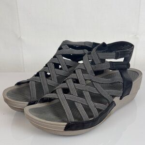 BareTraps Women's Black and Gray Strappy Sandals 7
